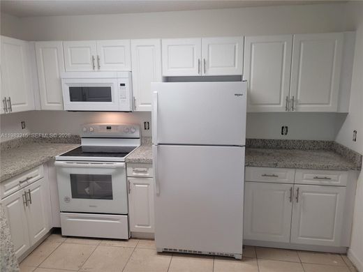 Komplex apartman Pompano Beach, Broward County