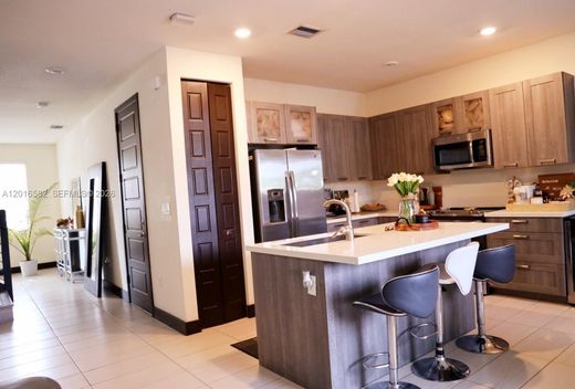 Townhouse in Miami Lakes, Miami-Dade