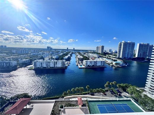 Complexes résidentiels à Sunny Isles Beach, Comté de Miami-Dade
