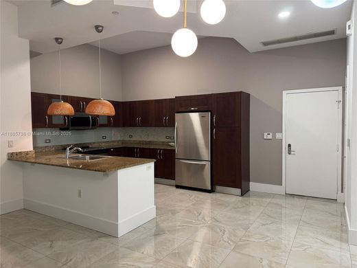 Жилой комплекс, Aventura, Miami-Dade County