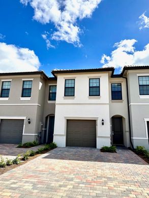 Townhouse in Lake Worth, Palm Beach