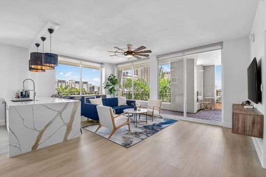 Residential complexes in West Palm Beach, Palm Beach