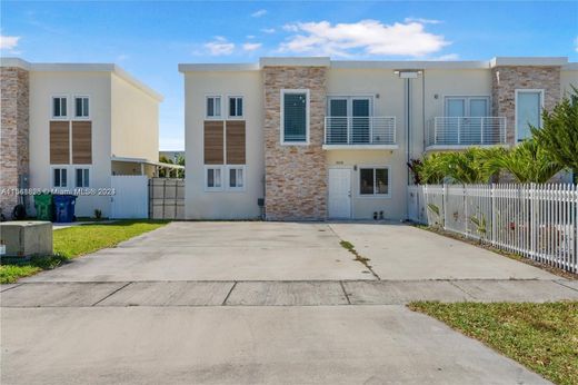 타운 하우스 / Homestead, Miami-Dade County