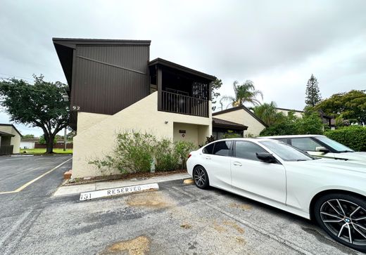Residential complexes in West Palm Beach, Palm Beach