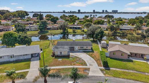 Villa in West Palm Beach, Palm Beach