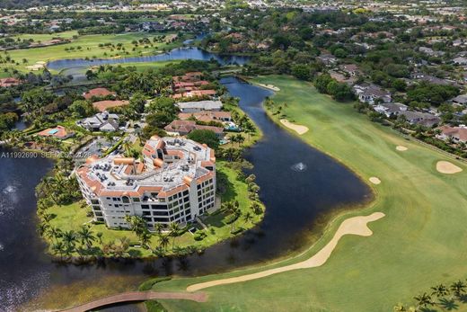 Residential complexes in Boca Raton, Palm Beach