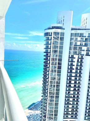 Residential complexes in Sunny Isles Beach, Miami-Dade