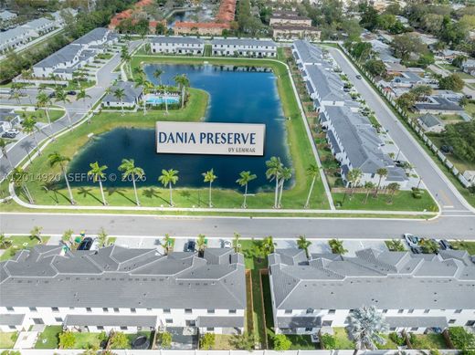 Townhouse in Dania Beach, Broward County
