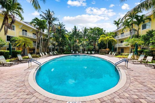 Residential complexes in Fort Lauderdale, Broward County