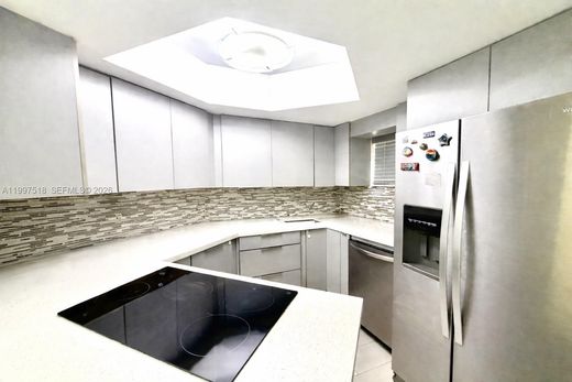 Residential complexes in Doral, Miami-Dade