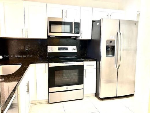 Residential complexes in Miami, Miami-Dade