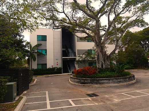 Residential complexes in Fort Lauderdale, Broward County
