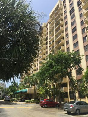 Residential complexes in North Miami, Miami-Dade