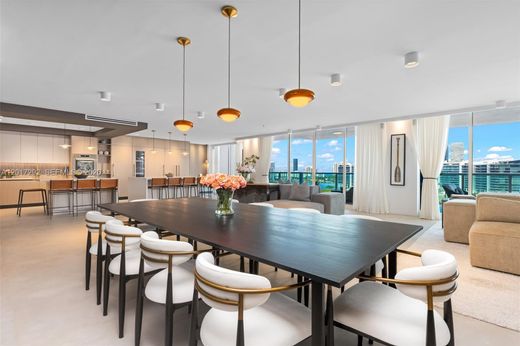 Komplex apartman Aventura, Miami-Dade County