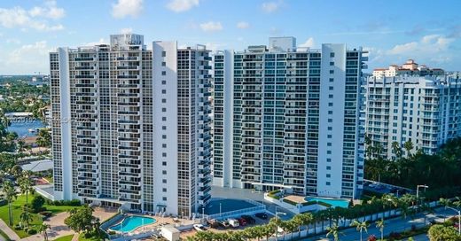 Residential complexes in Fort Lauderdale, Broward County