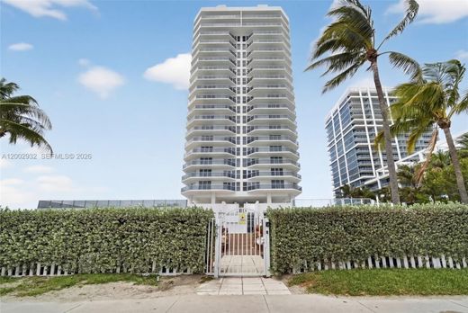 Residential complexes in Miami Beach, Miami-Dade