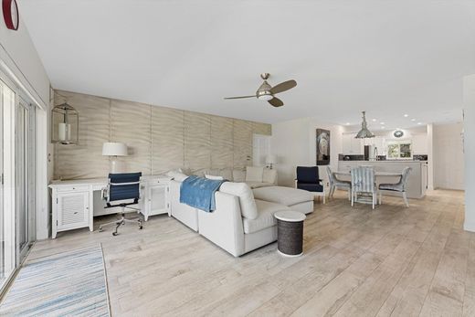 Residential complexes in Pompano Beach, Broward County