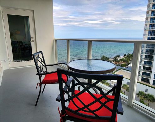 Residential complexes in Hollywood, Broward County