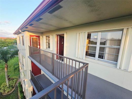 Residential complexes in Pembroke Pines, Broward County