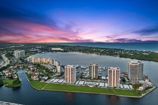 Residential complexes in North Palm Beach, Palm Beach