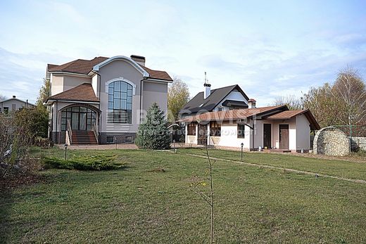 Luxury home in Petrovs’ke, Vinnyts’ka Oblast’