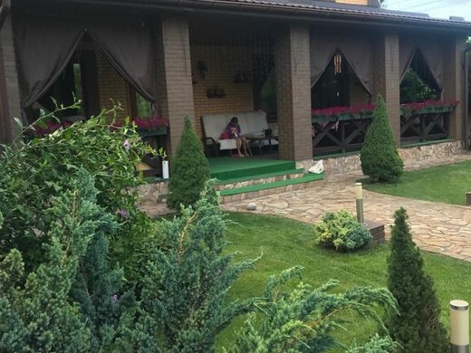 Luxury home in Pohrebyshche, Vinnyts’ka Oblast’