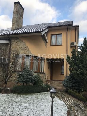 Luxury home in Petropavlivska Borshagivka, Kiev