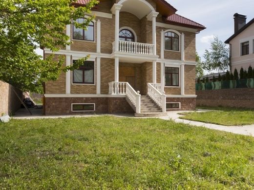Luxury home in Lisnyky, Kiev