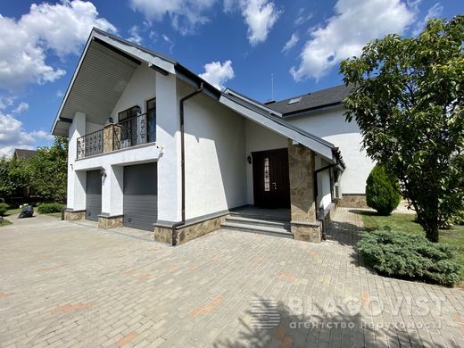 Luxus-Haus in Kozyn, Obukhiv Raion
