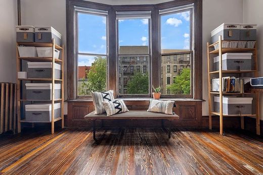 Townhouse in West New York, Hudson County