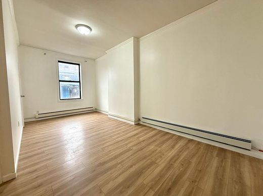 Apartment / Etagenwohnung in Brooklyn Heights, Kings County
