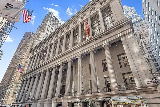 Residential complexes in New York