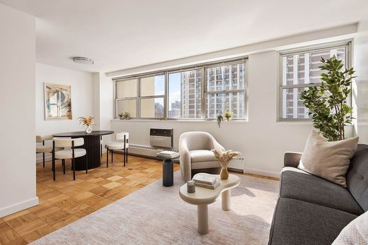 Apartment / Etagenwohnung in Brooklyn Heights, Kings County