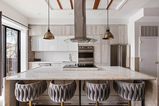 Townhouse in Brooklyn, Kings County