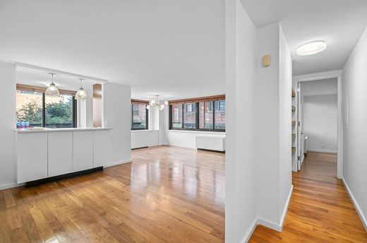 Residential complexes in New York