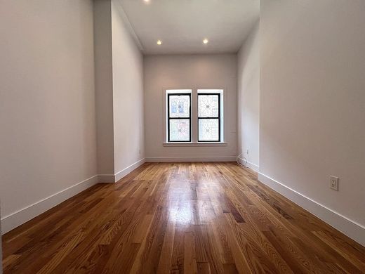 Townhouse in West New York, Hudson County