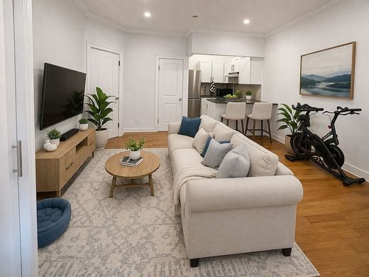 Detached House in Queens, New York