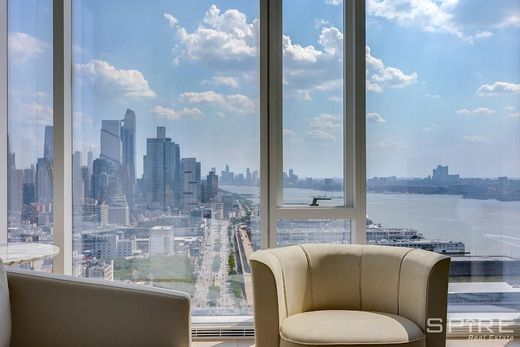 Residential complexes in Midtown Manhattan, New York County