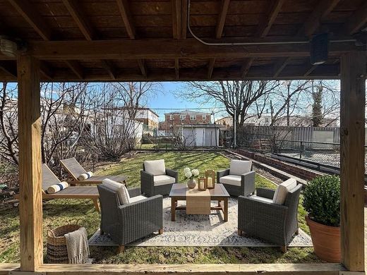 Casa Unifamiliare a Queens, Queens County