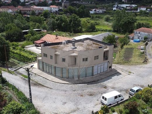 Edificio en Paredes, Oporto