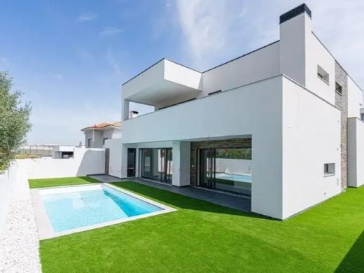 Villa - Almada, Setúbal