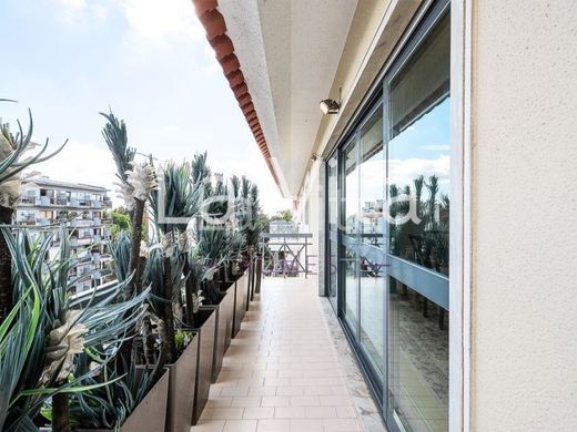 Apartment / Etagenwohnung in Cascais, Lissabon