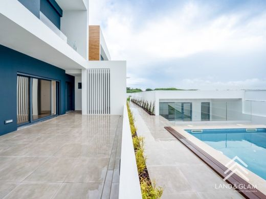 Luxury home in Loures, Lisbon