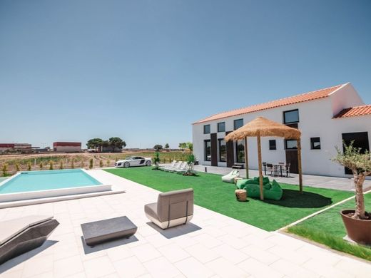 Vrijstaand huis in Alcochete, Distrito de Setúbal
