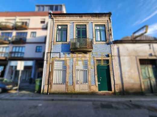 Casa di lusso a Vila Nova de Gaia, Oporto