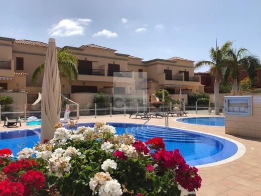 Adeje, サンタ・クルス・デ・テネリフェのマルチファミリーヴィラ