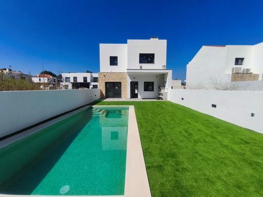 Semidetached House in Sesimbra, Distrito de Setúbal