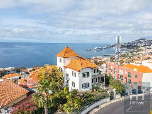 Detached House in Funchal, Madeira