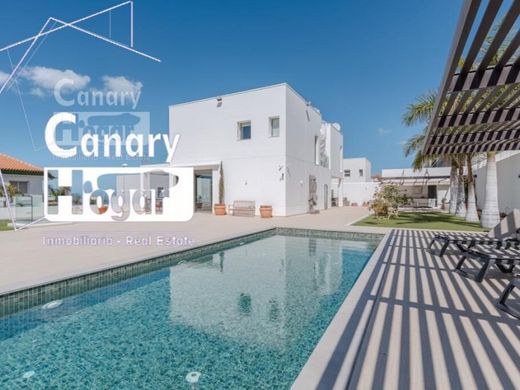 Villa in Adeje, Province of Santa Cruz de Tenerife