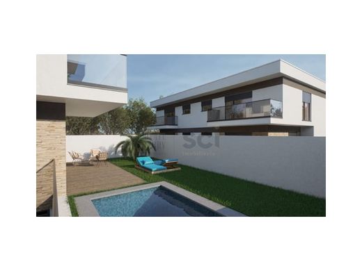 Luksusowy dom w Charneca de Caparica, Almada